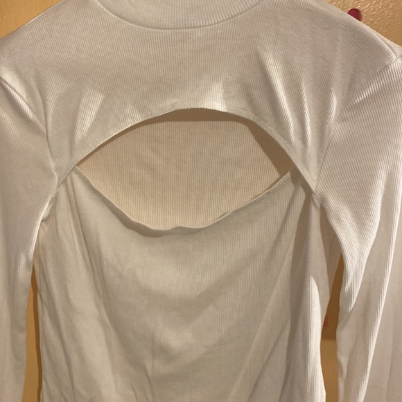 🌺TRUE RELIGION 🌹BRAND NEW NEVER WORN 🧚NO TAGS 🌸LONG SLEEVE CUT OUT TOP - Picture 4 of 9